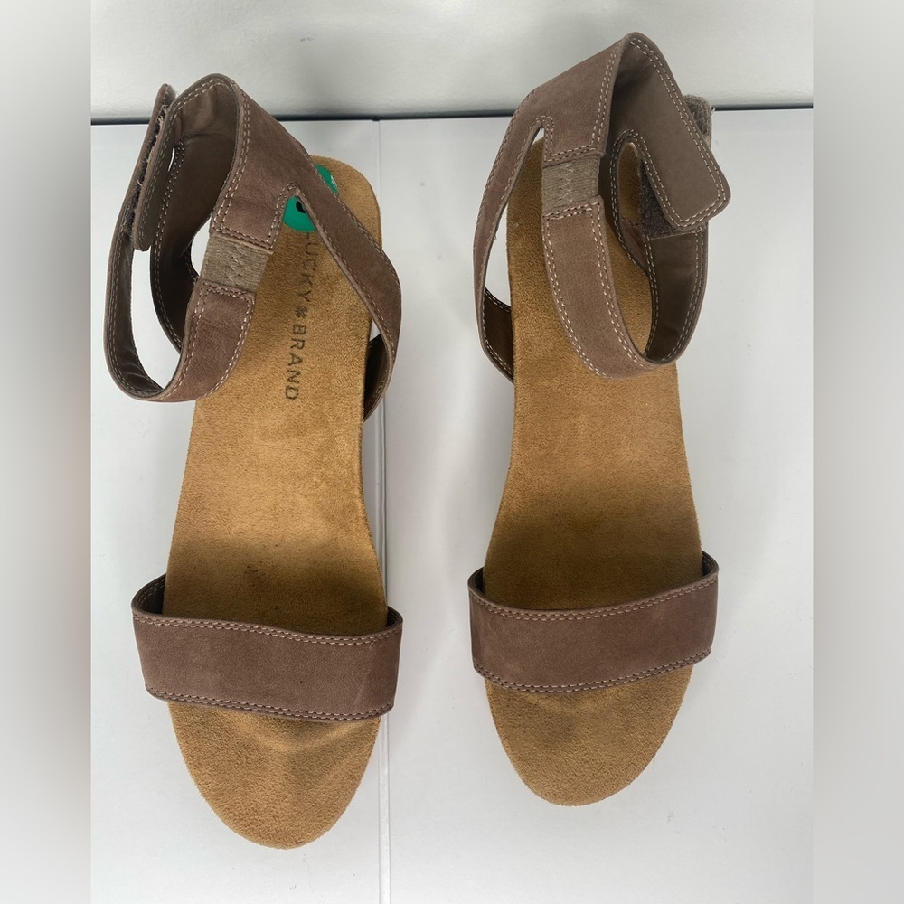 Lucky Brand NWOT or Box Women's Brown Wedge Sandals - Picture 2 of 6